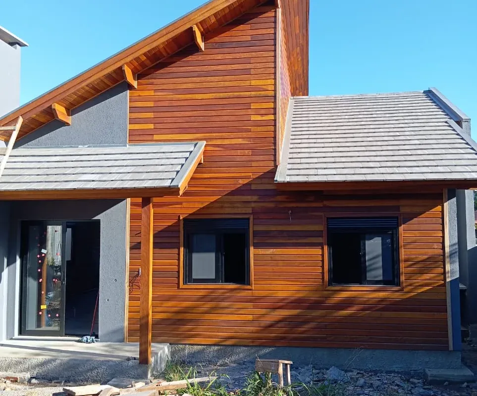 Casa de madeira construída pela Kasal